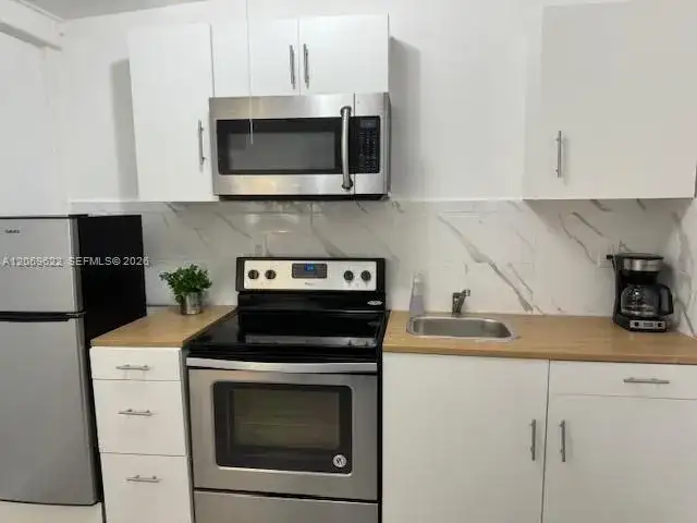 1270 NE 210th Ter # B, Miami FL 33179 photo 4