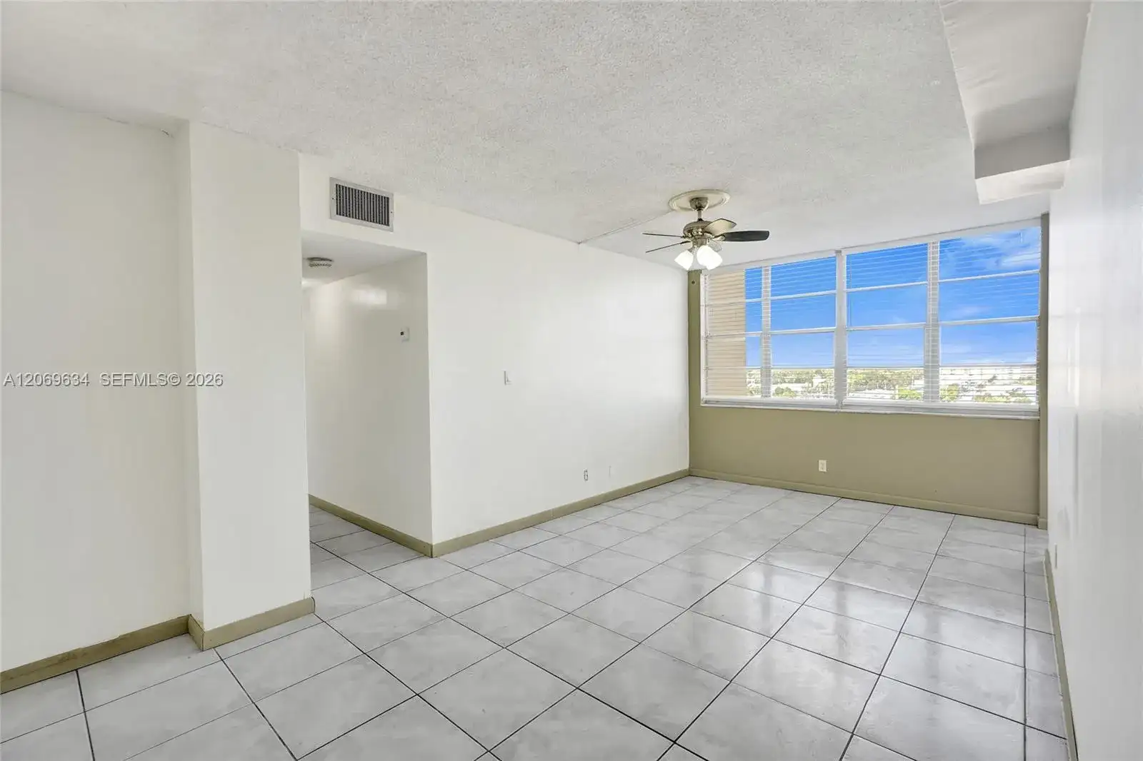 2025 NE 164th St # 710, North Miami Beach FL 33162 photo 3
