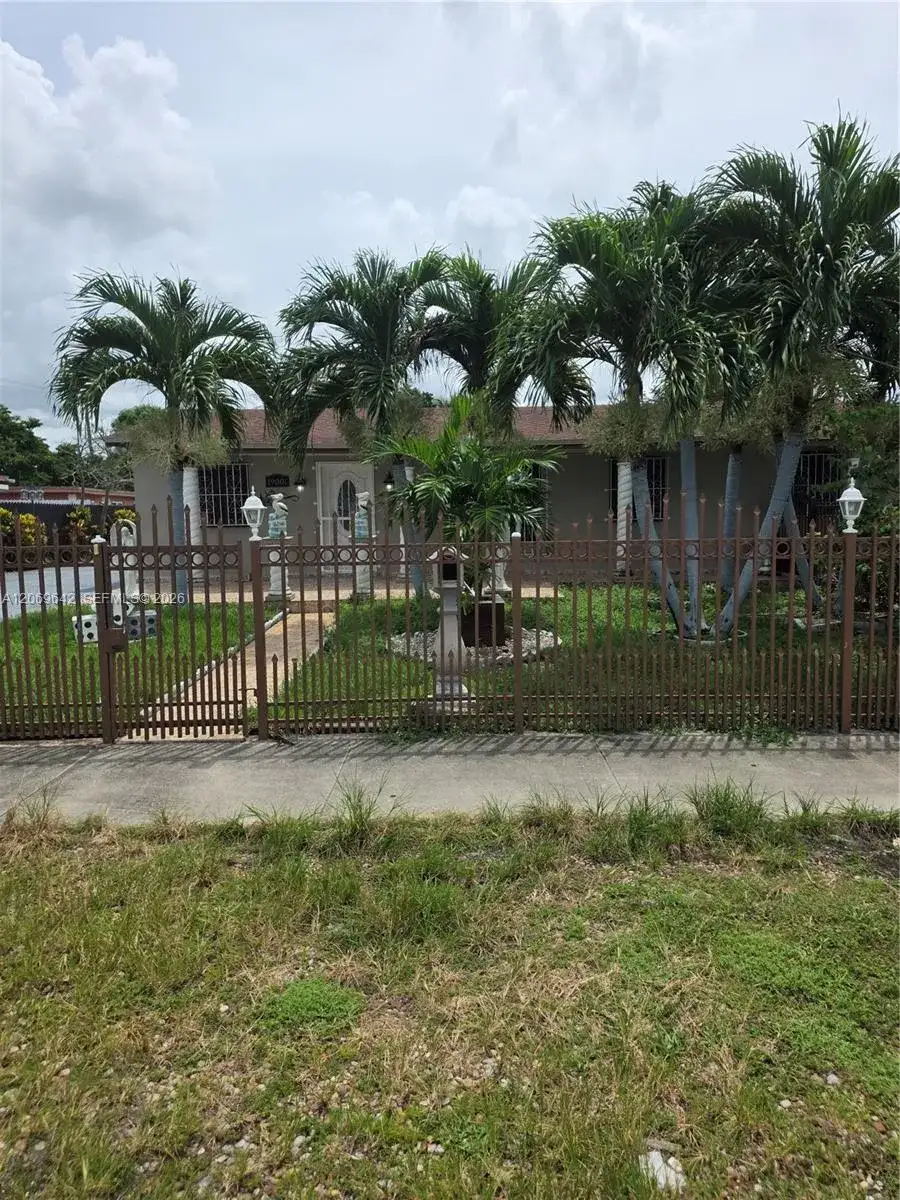 19001 NW 49th Ct, Opa-Locka FL 33055 photo 4