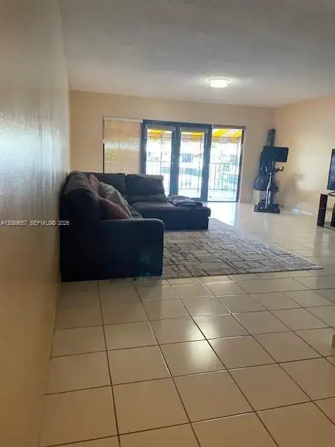 6364 Milk Wagon Ln, Miami Lakes FL 33014 photo 4