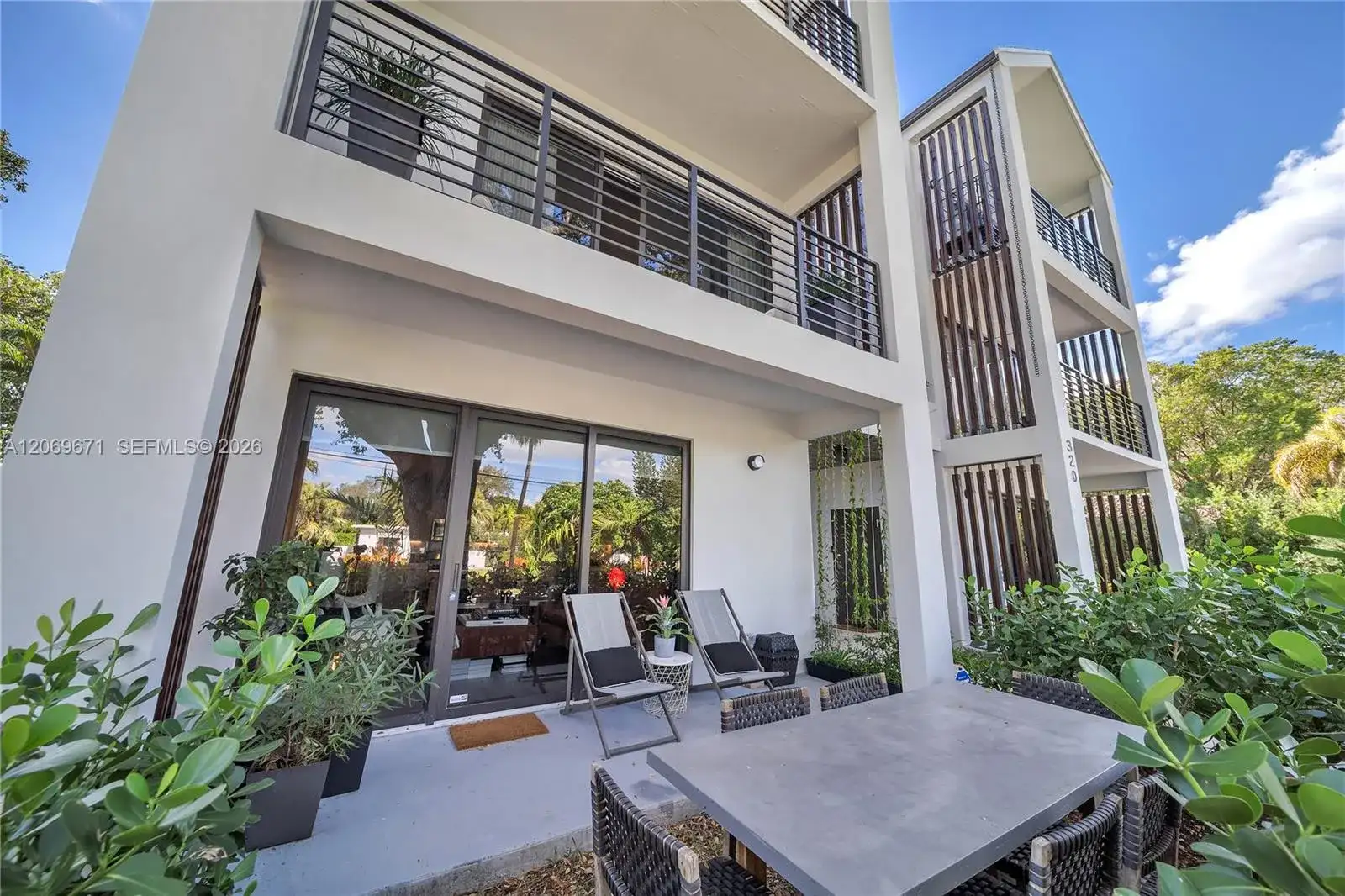 320 NE 126th St # 32, North Miami FL 33161 photo 2