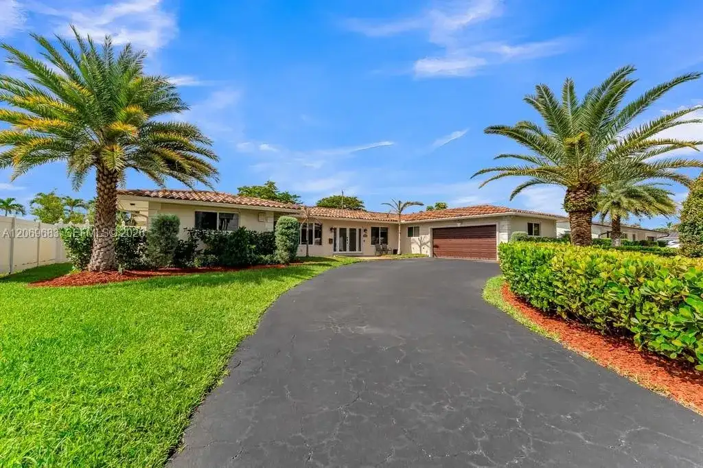 4812 Van Buren St, Hollywood FL 33021 photo 2