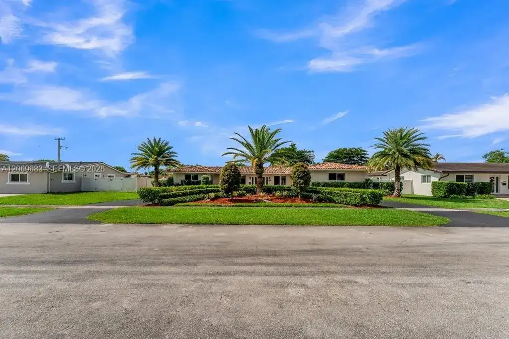 4812 Van Buren St, Hollywood FL 33021 photo 3