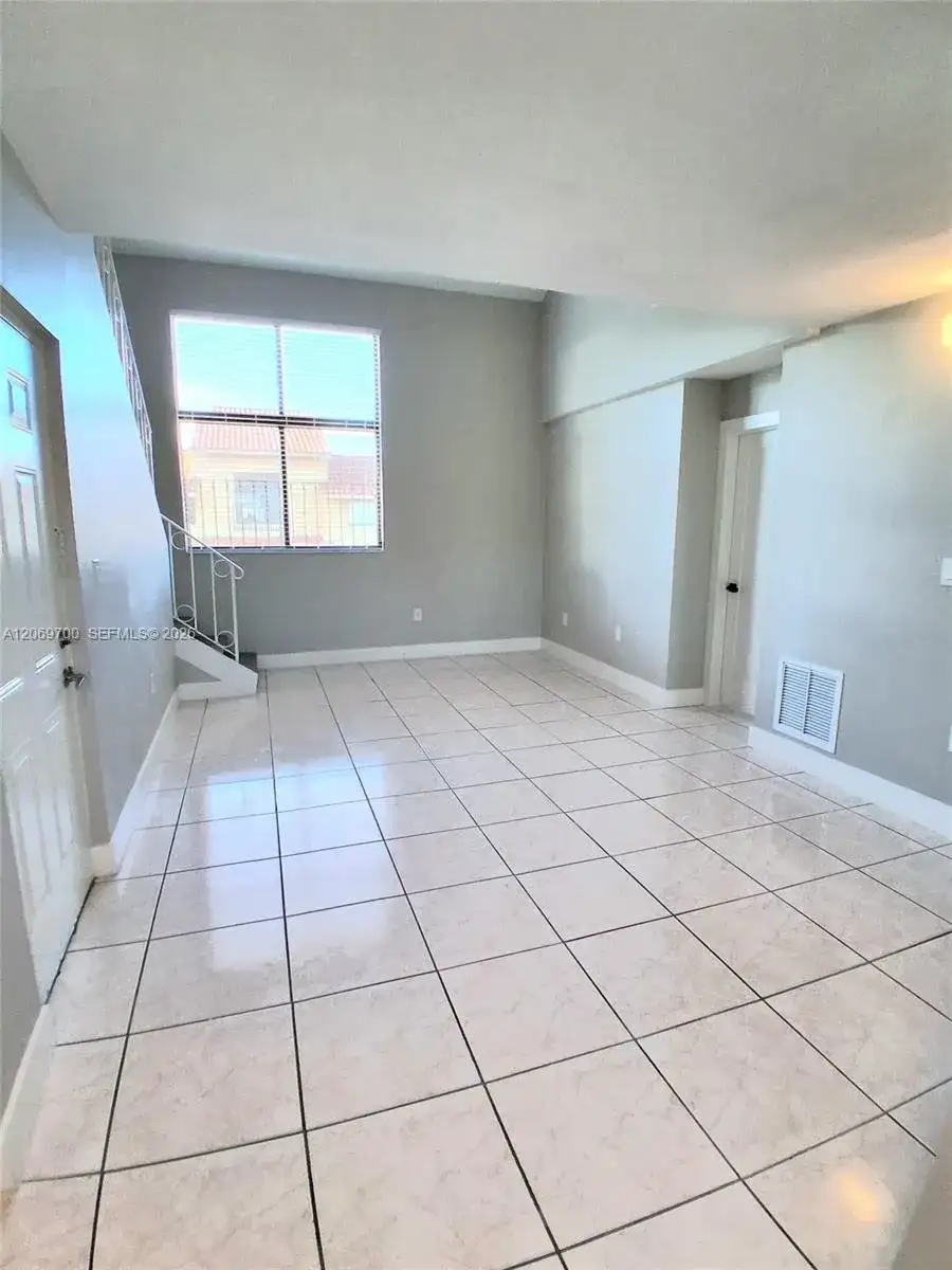 2770 W 60th Pl # 201, Hialeah FL 33016 photo 2