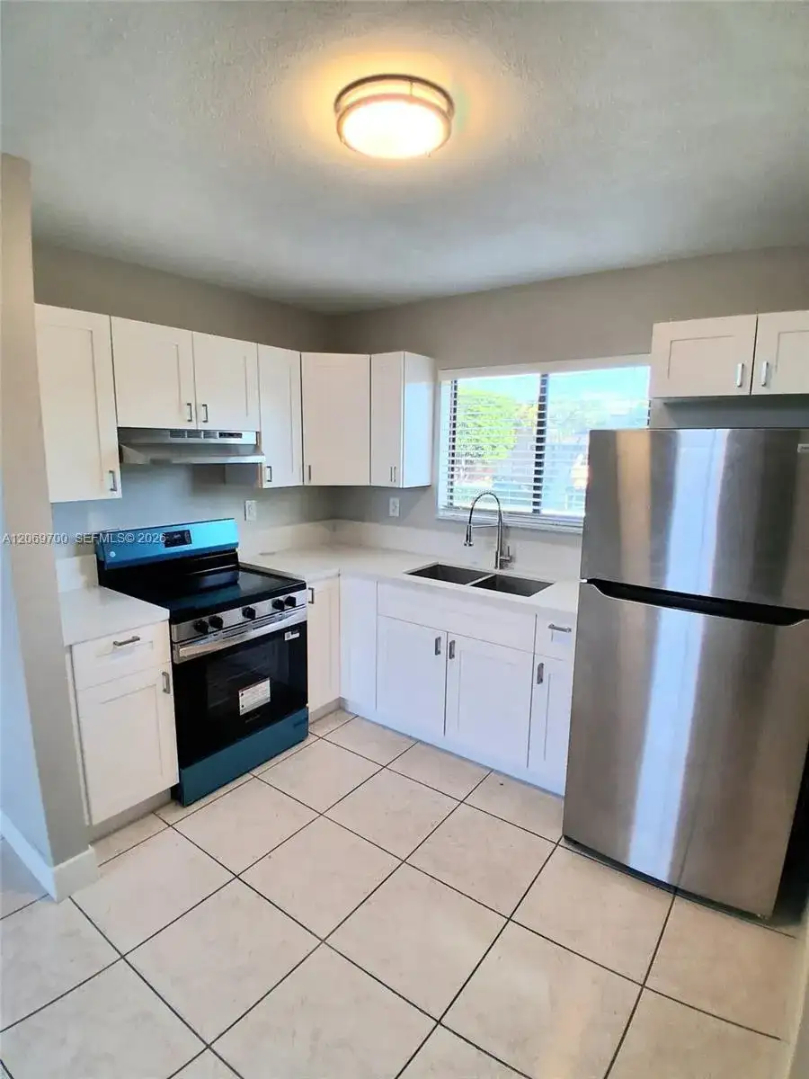 2770 W 60th Pl # 201, Hialeah FL 33016 photo 3