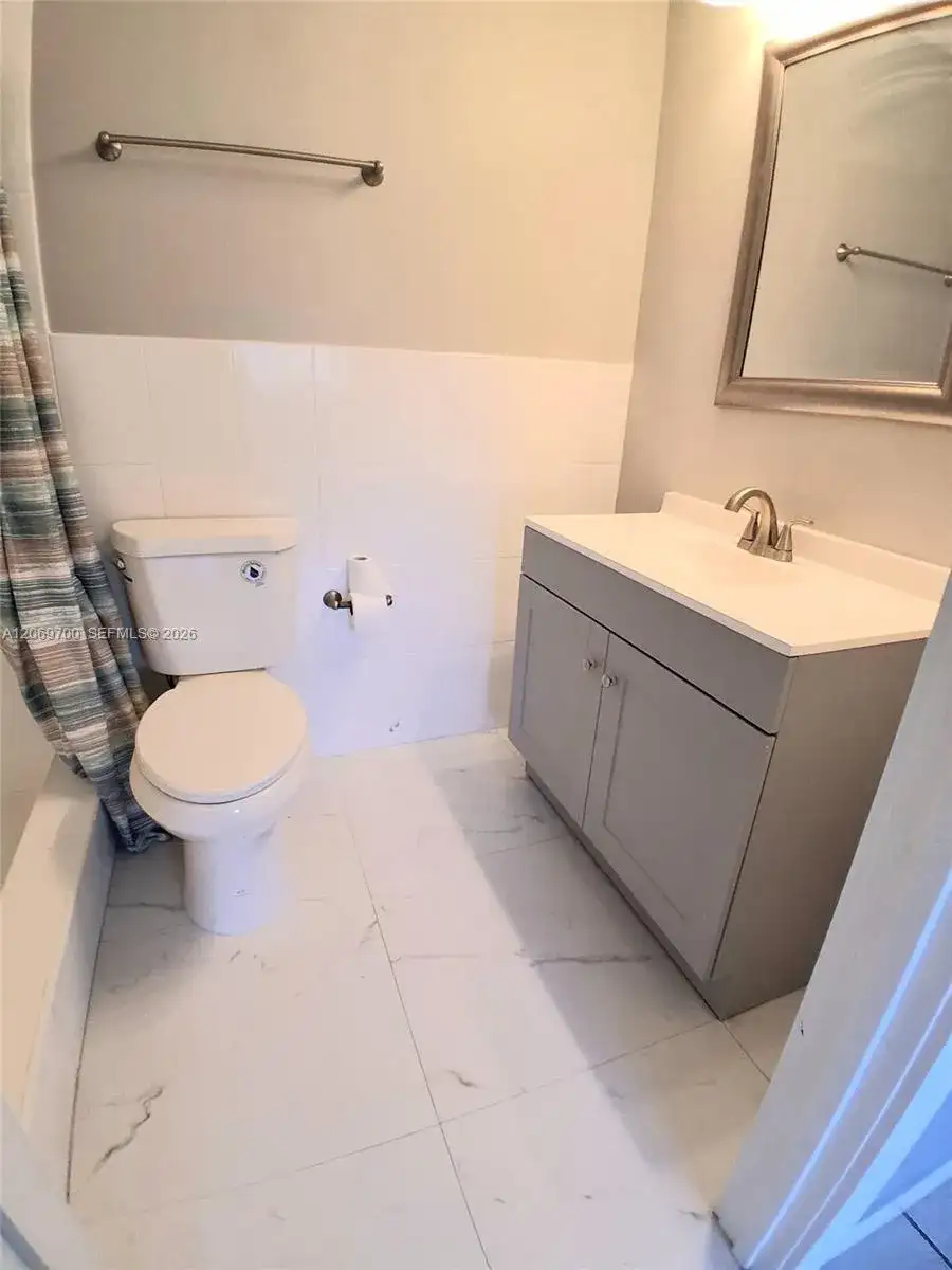 2770 W 60th Pl # 201, Hialeah FL 33016 photo 5
