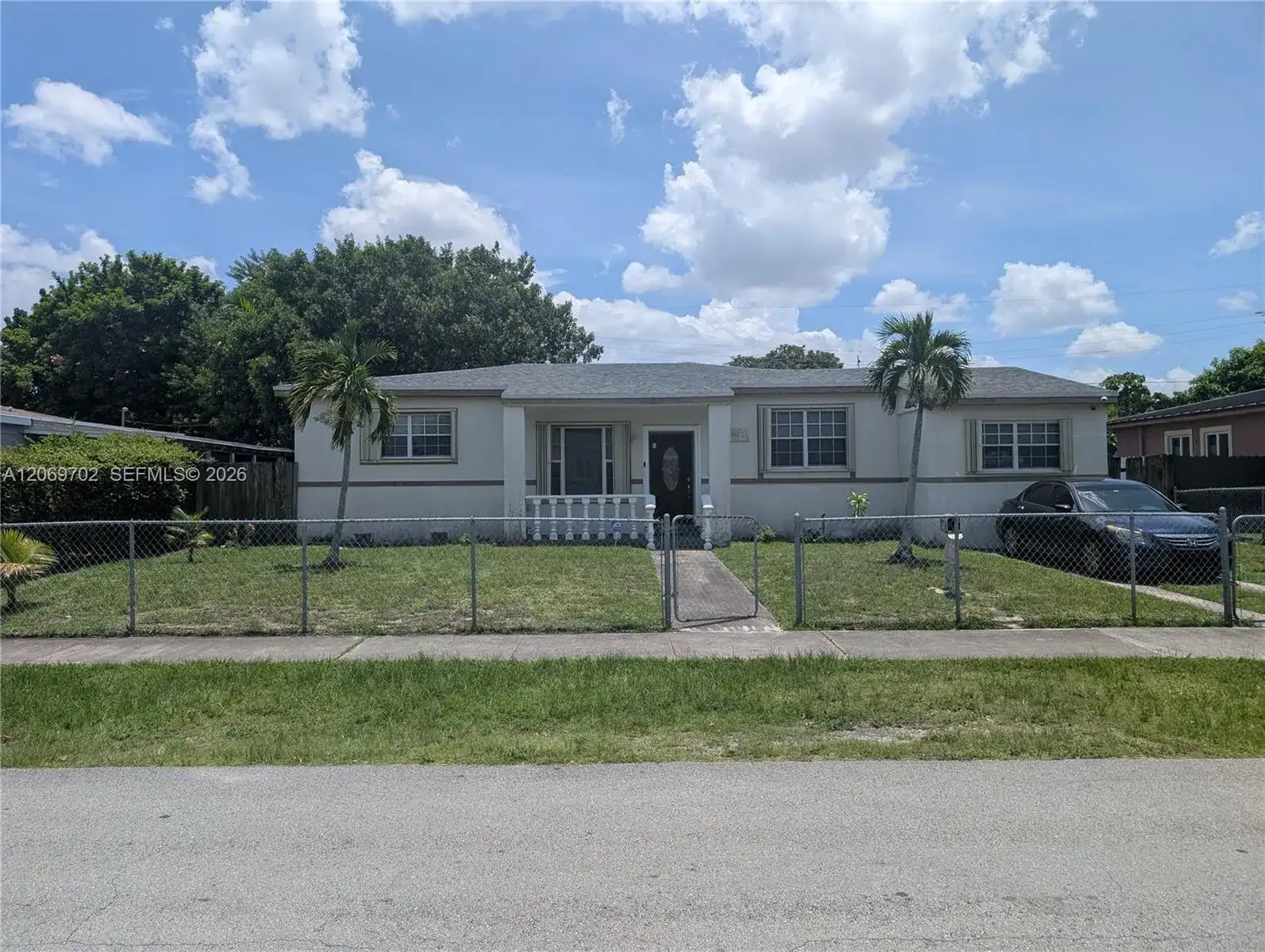 560 NW 184th Ter, Miami Gardens FL 33169 photo 3