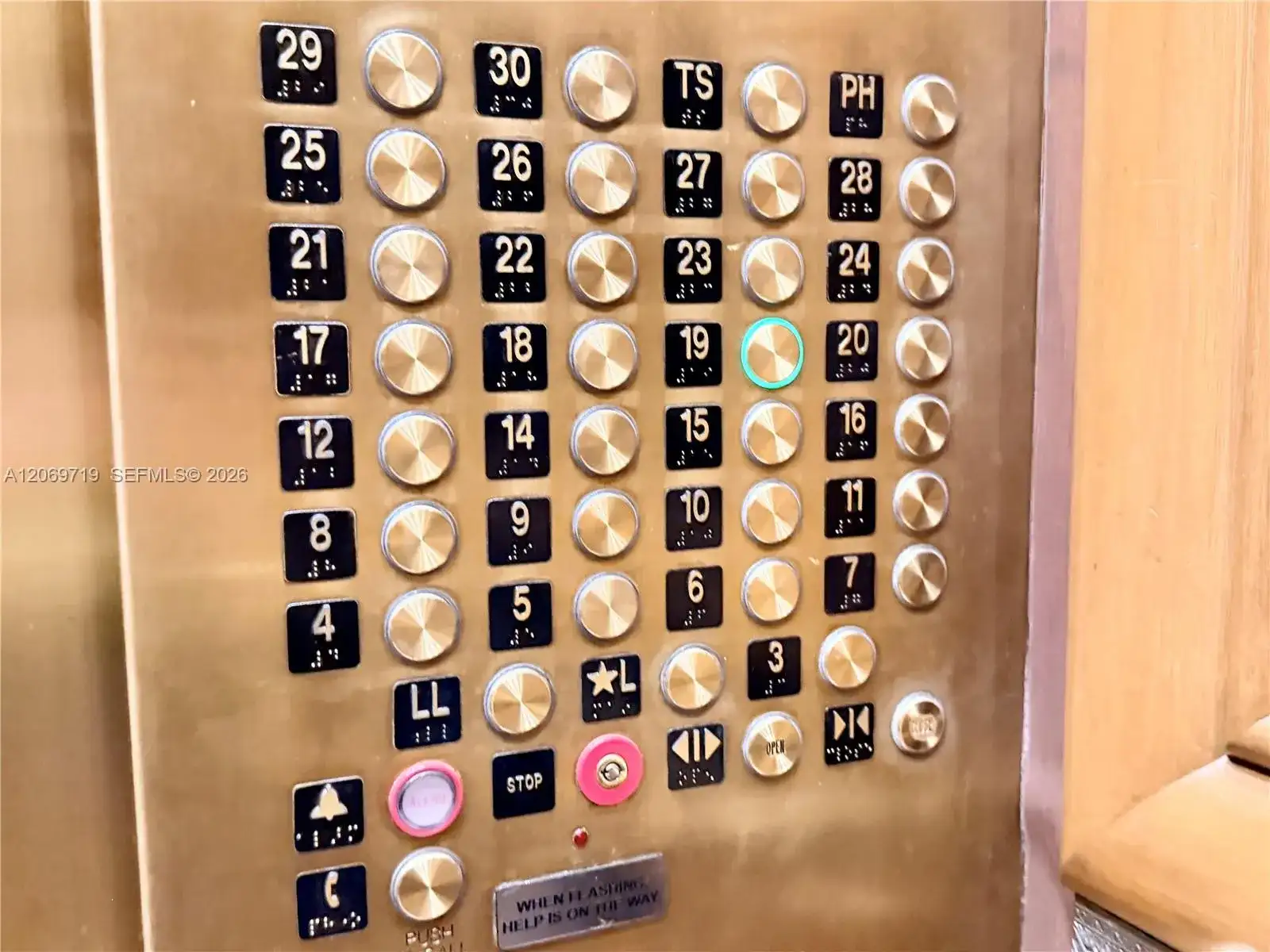 1000 W Island Blvd # 1911, Aventura FL 33160 photo 3