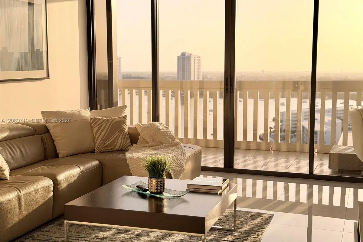 1000 W Island Blvd # 1911, Aventura FL 33160