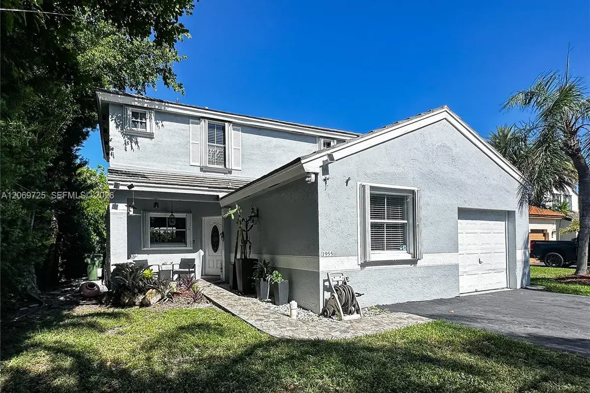 1955 NW 184th Way, Pembroke Pines FL 33029