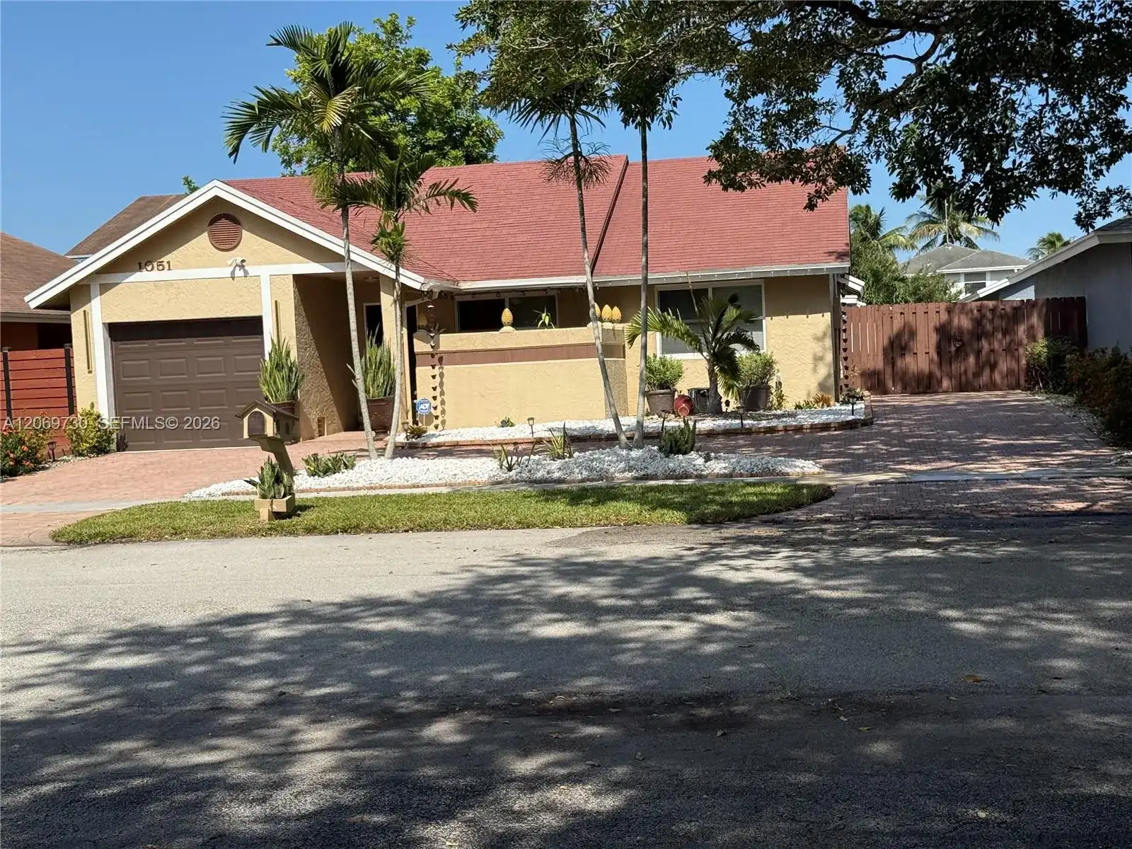 1051 SW 99th Ave, Pembroke Pines FL 33025