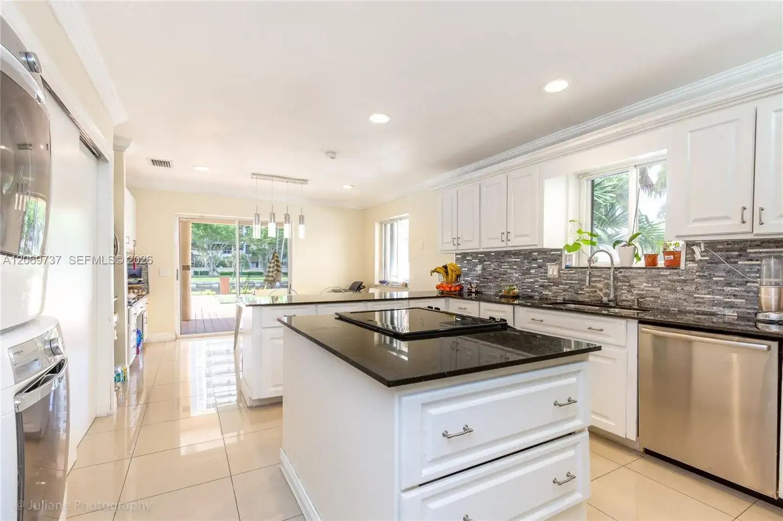437 Holiday Dr, Hallandale Beach FL 33009 photo 4