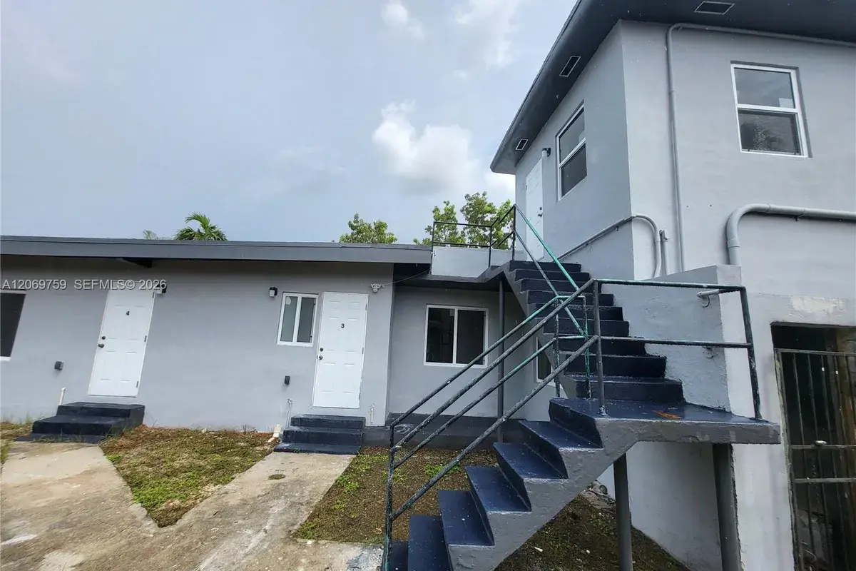 729 NW 55th Ter, Miami FL 33127