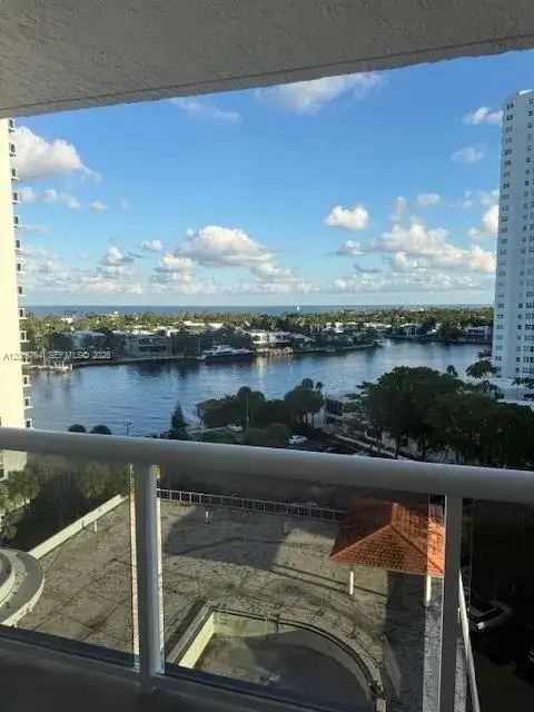 20505 E Country Club Dr # 1036, Aventura FL 33180 photo 2
