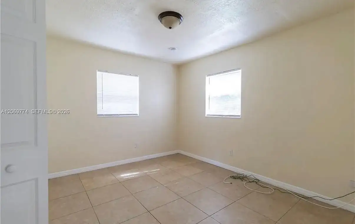 708 N 14th St # B, Fort Pierce FL 34950 photo 4