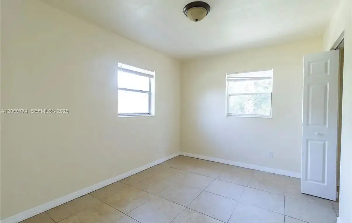 708 N 14th St # B, Fort Pierce FL 34950 photo 5