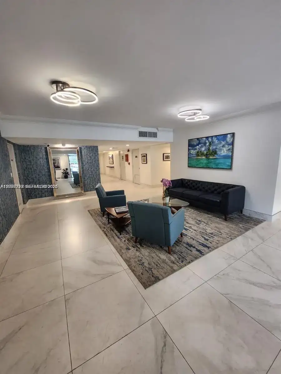 806 Cypress Grove Ln # 403, Pompano Beach FL 33069 photo 3