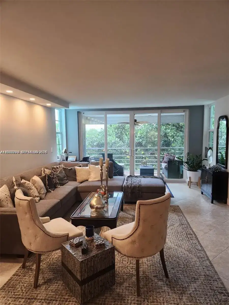 806 Cypress Grove Ln # 403, Pompano Beach FL 33069 photo 5