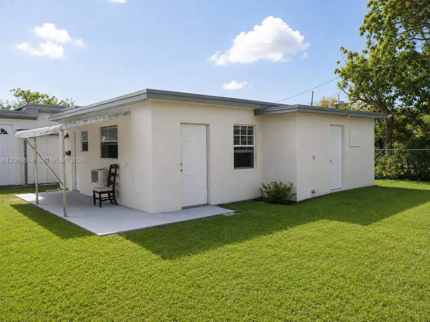 325 NE 108th St, Miami FL 33161 photo 2