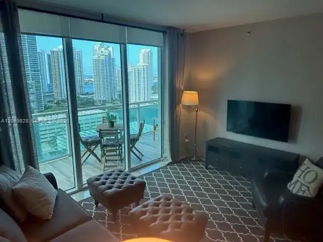 950 Brickell Bay Dr # 2104, Miami FL 33131 photo 3