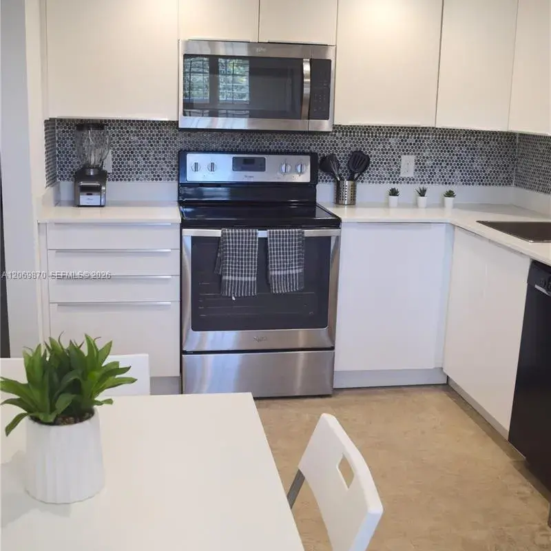 3970 Oaks Clubhouse Dr # 306, Pompano Beach FL 33069