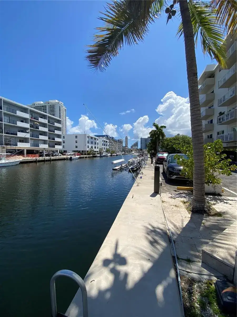 3601 NE 170 # 407, North Miami Beach FL 3160 photo 4