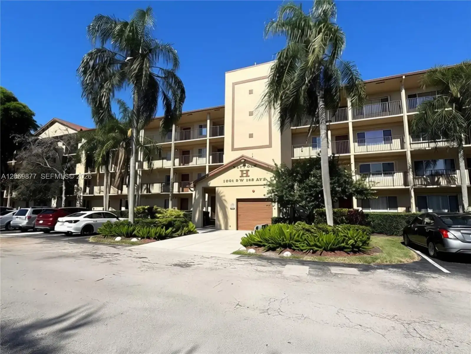 1301 SW 142nd Ave # H, Pembroke Pines FL 33027 photo 2