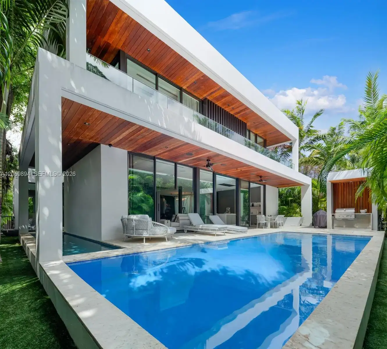 6015 N Bay Rd, Miami Beach FL 33140 photo 2