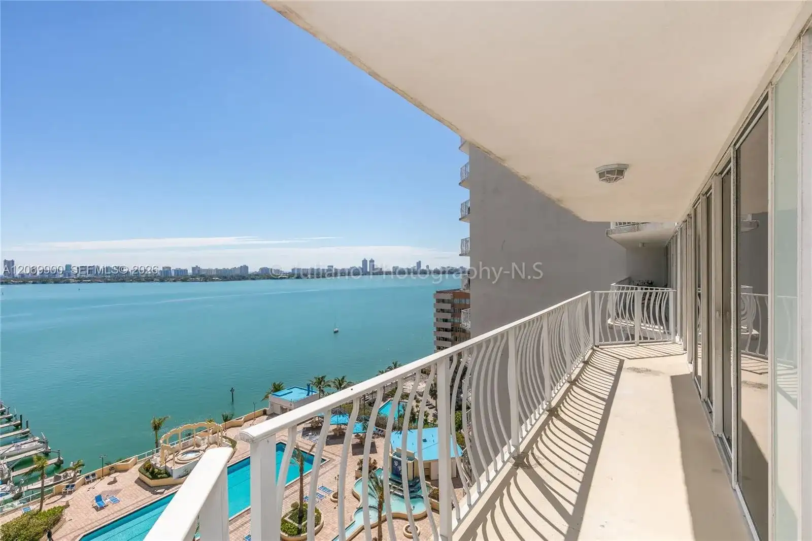 7601 E Treasure Dr # 1509, North Bay Village FL 33141