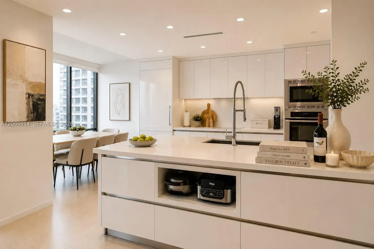 520 Brickell Key Dr # A1421, Miami FL 33131