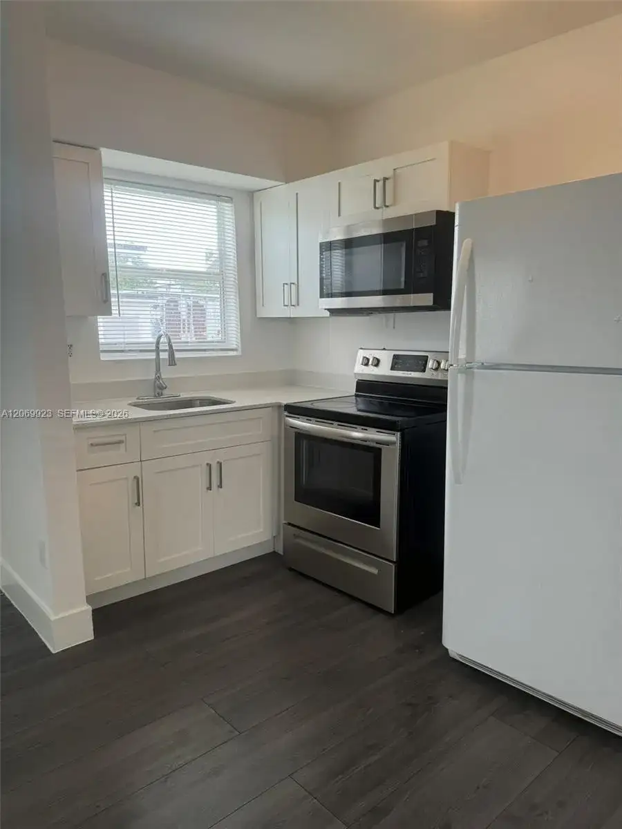2150 NW 24th St # 4, Miami FL 33142 photo 5