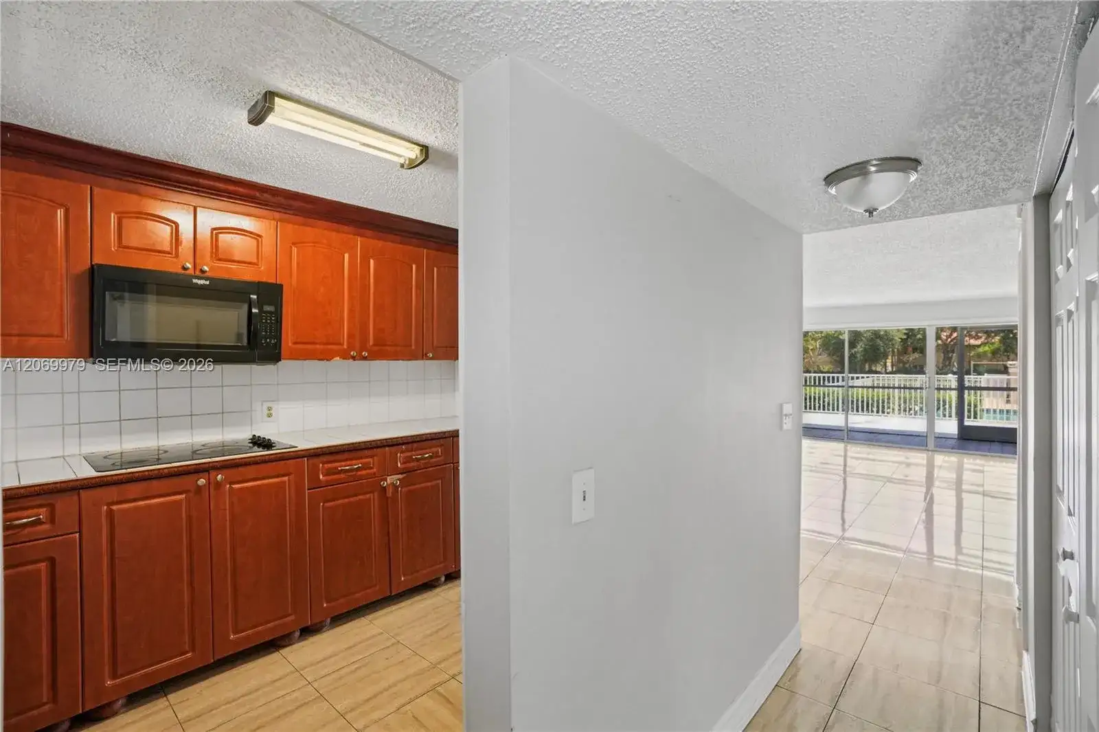 661 N University Dr # 103, Pembroke Pines FL 33024 photo 2