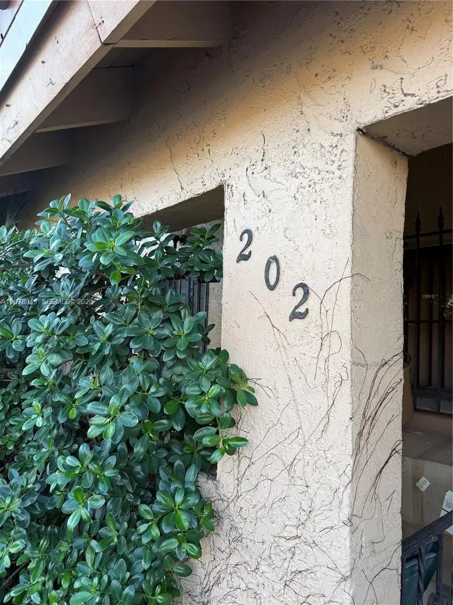 7772 W 29th Way # 202, Hialeah FL 33018 photo 2
