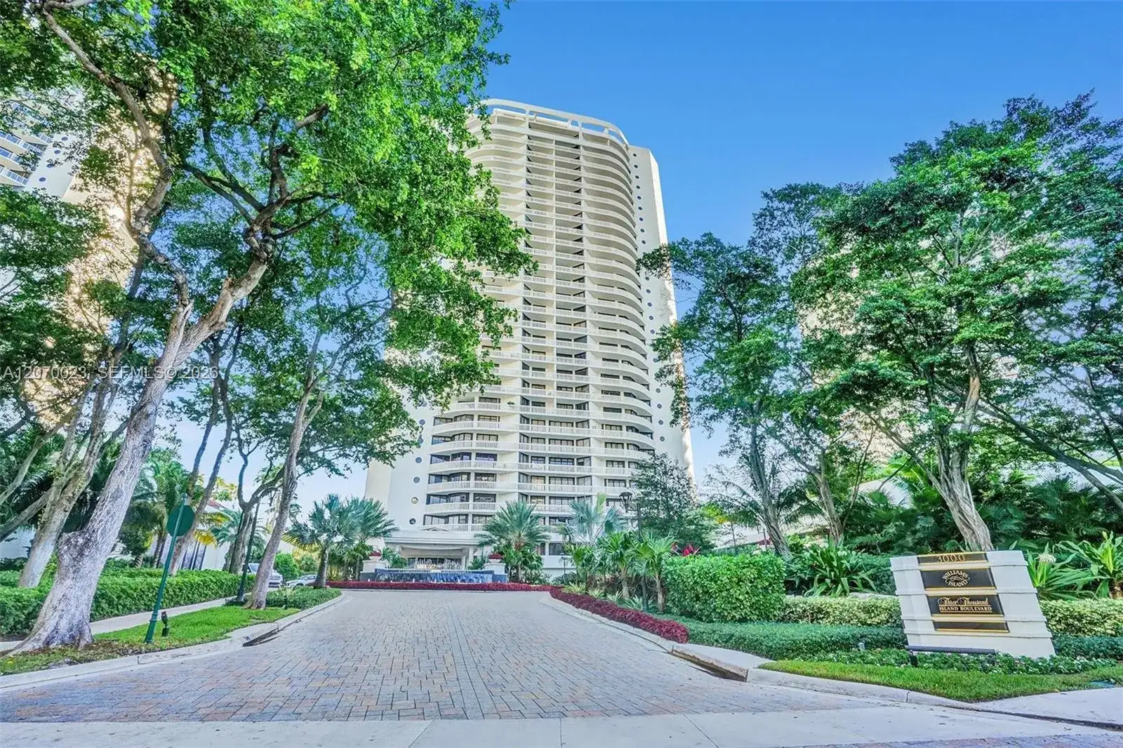 3000 Island Blvd # 1106, Aventura FL 33160 photo 2