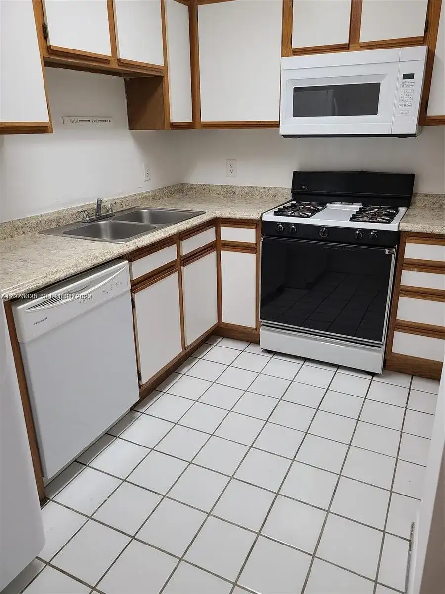 15325 SW 106th Ter # 606, Miami FL 33196 photo 2