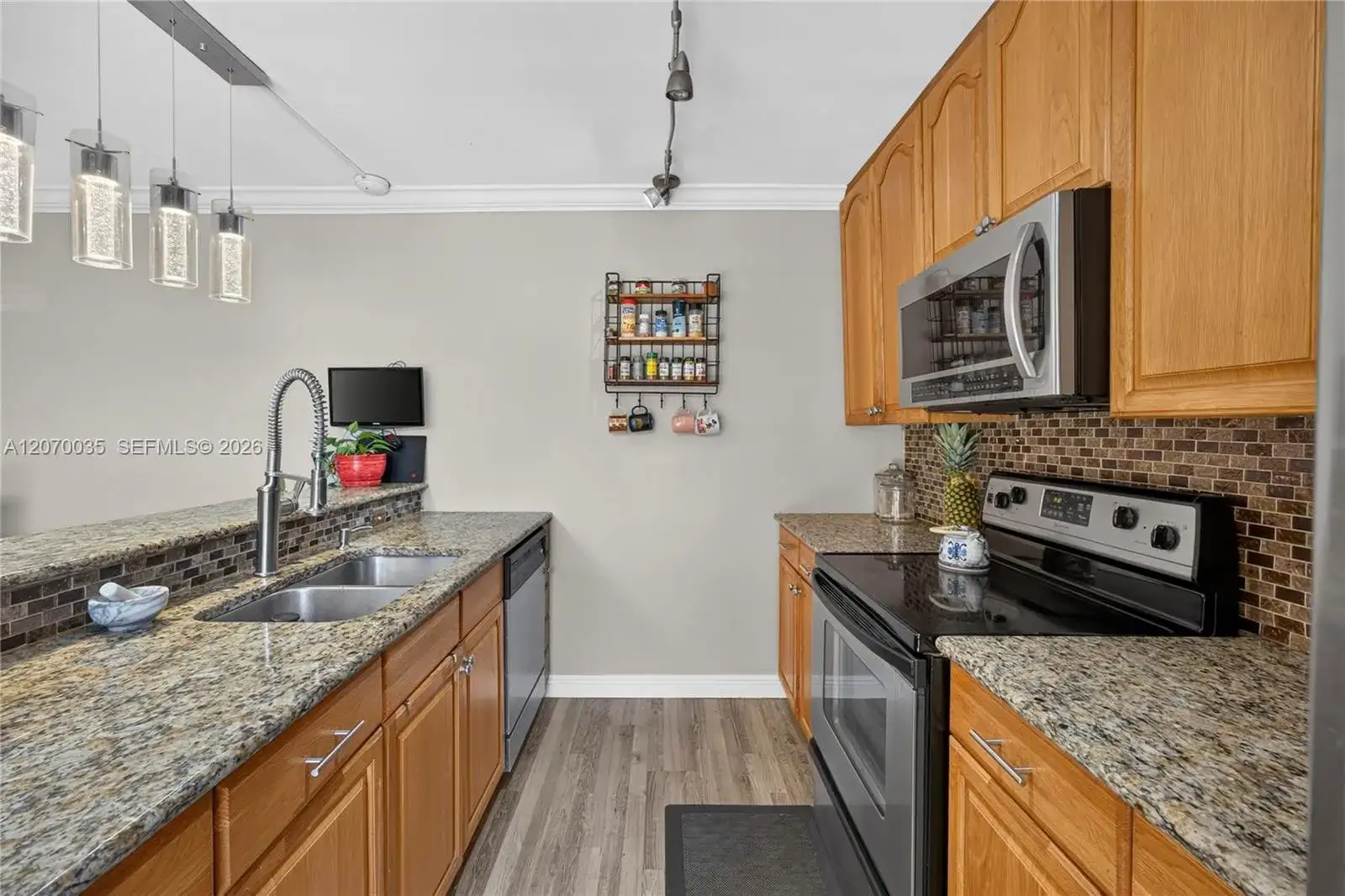 953 Springdale Cir, Palm Springs FL 33461 photo 3