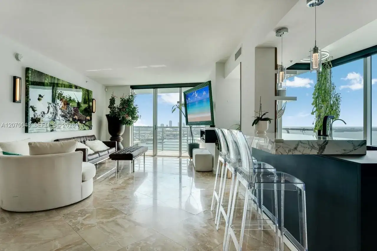 335 S Biscayne Blvd # 2609, Miami FL 33131 photo 5