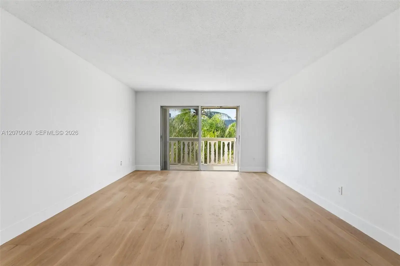 15205 NE 6th Ave # D305, Miami FL 33162 photo 2