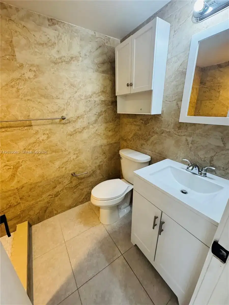2502 Harding St # 2, Hollywood FL 33020 photo 2