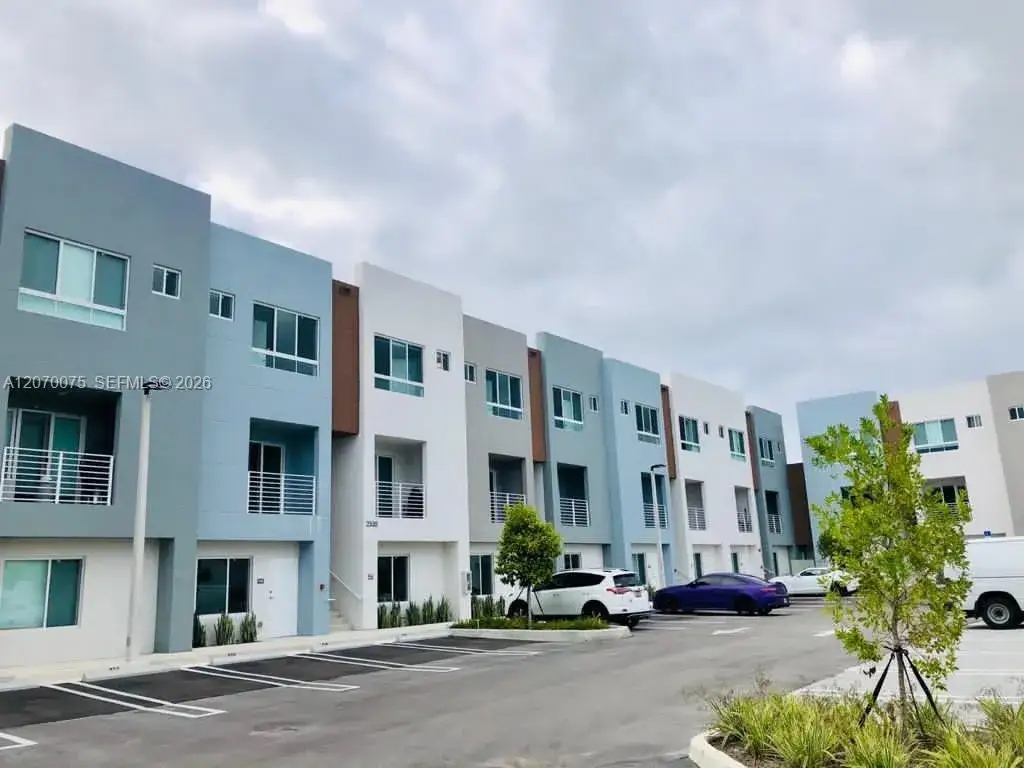 2505 NE 193 St # 4206, Aventura FL 33180