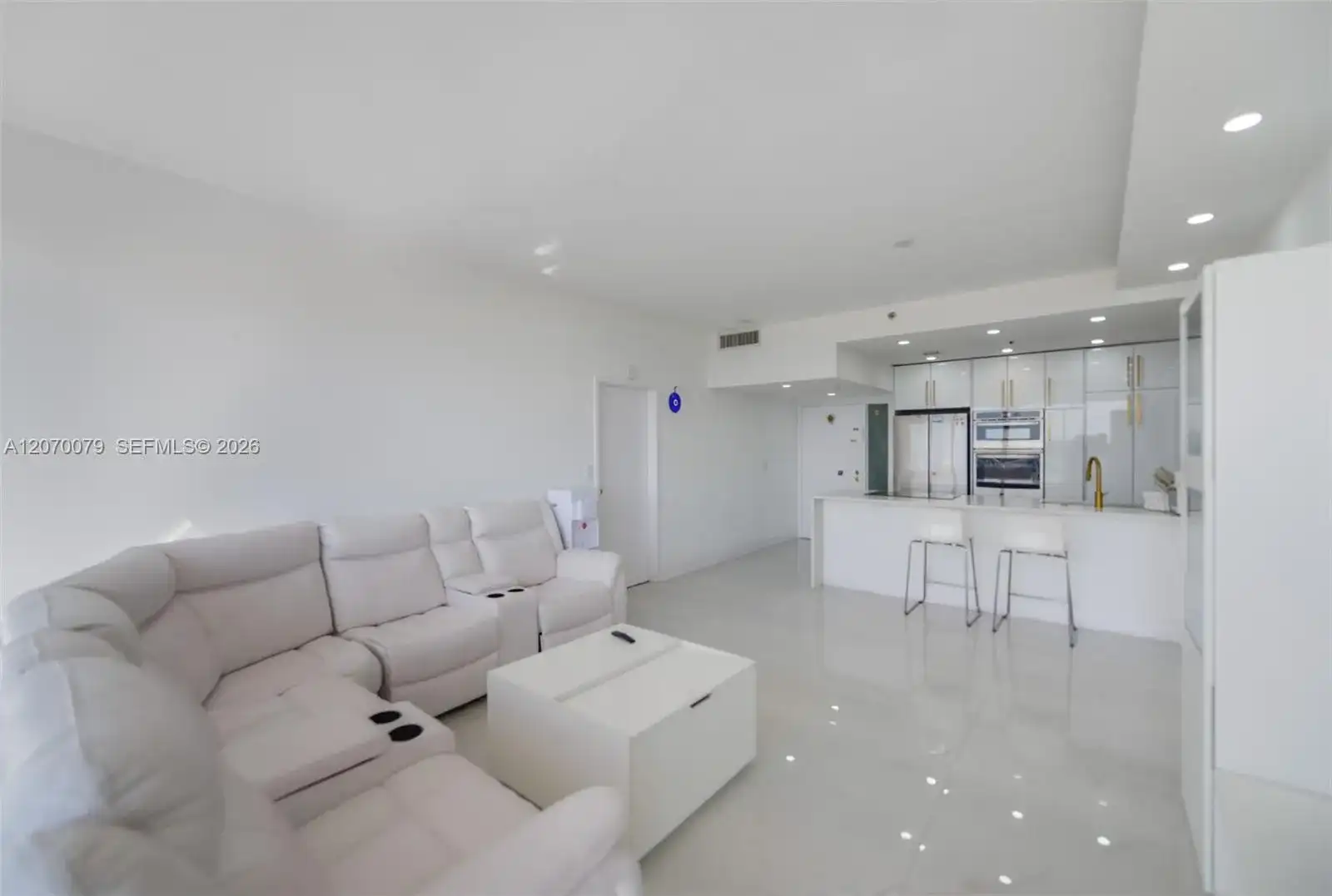 7601 E Treasure Dr, North Bay Village FL 33141
