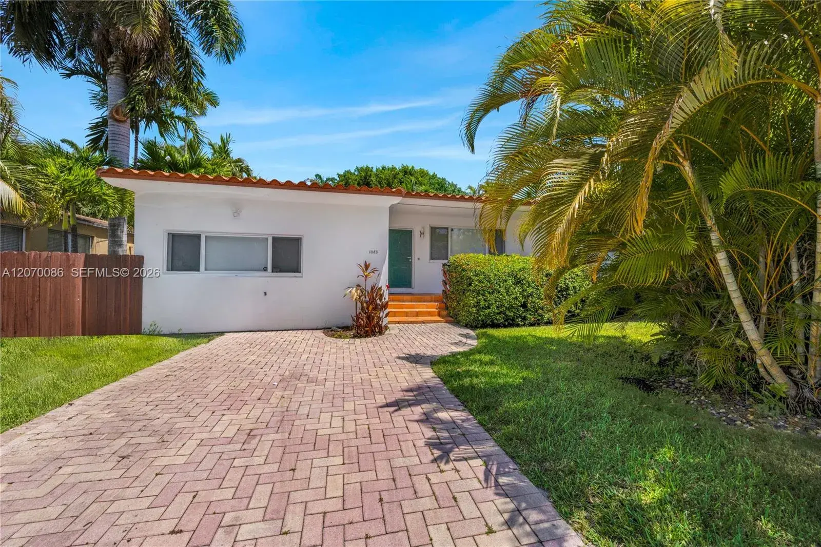 1085 NE 84th St, Miami FL 33138