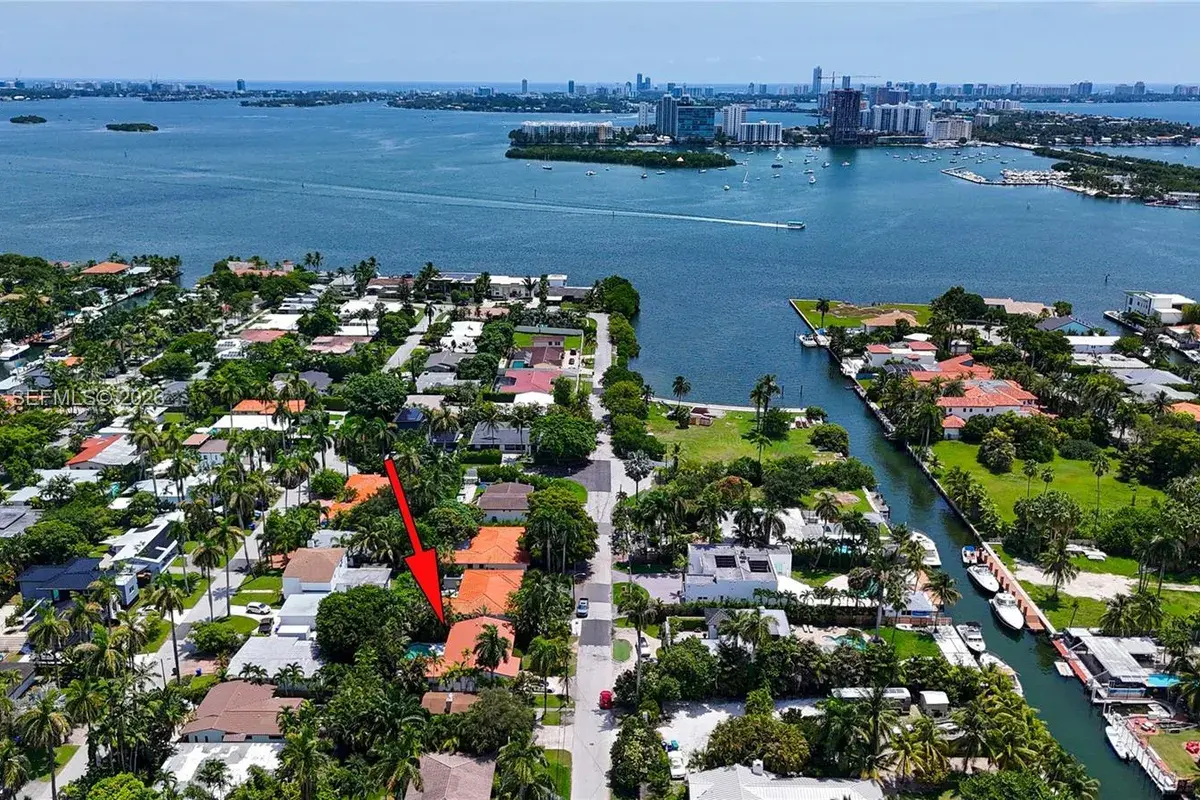 1085 NE 84th St, Miami FL 33138