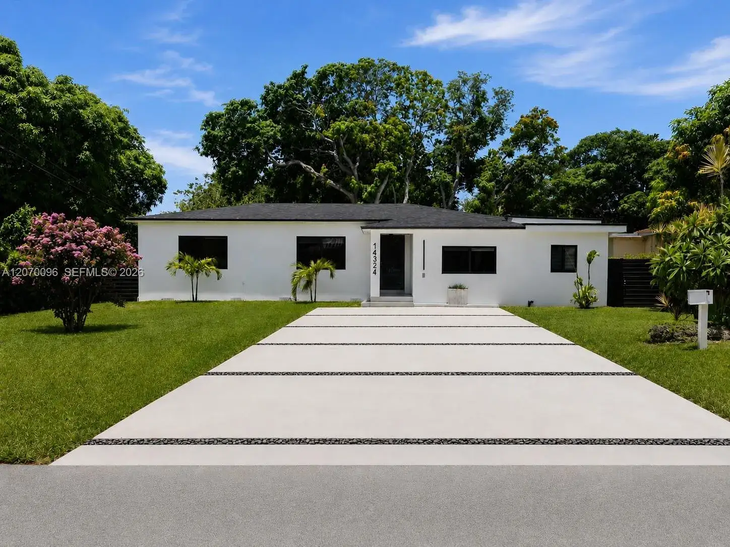14324 Garden Dr, Miami FL 33168