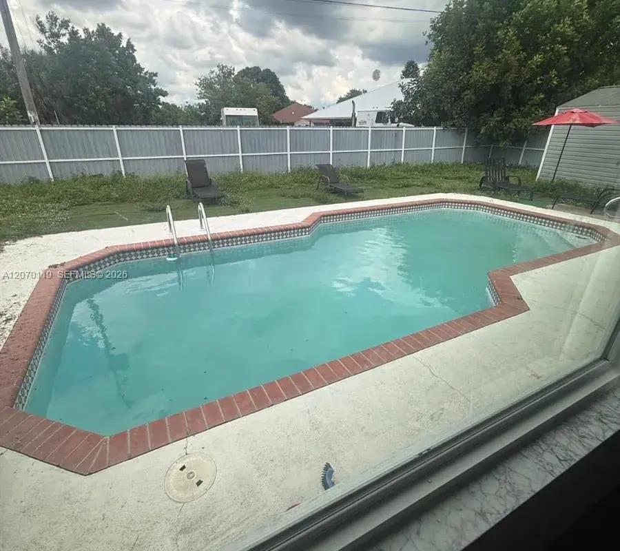 129 E Lake Dr, Lehigh Acres FL 33936