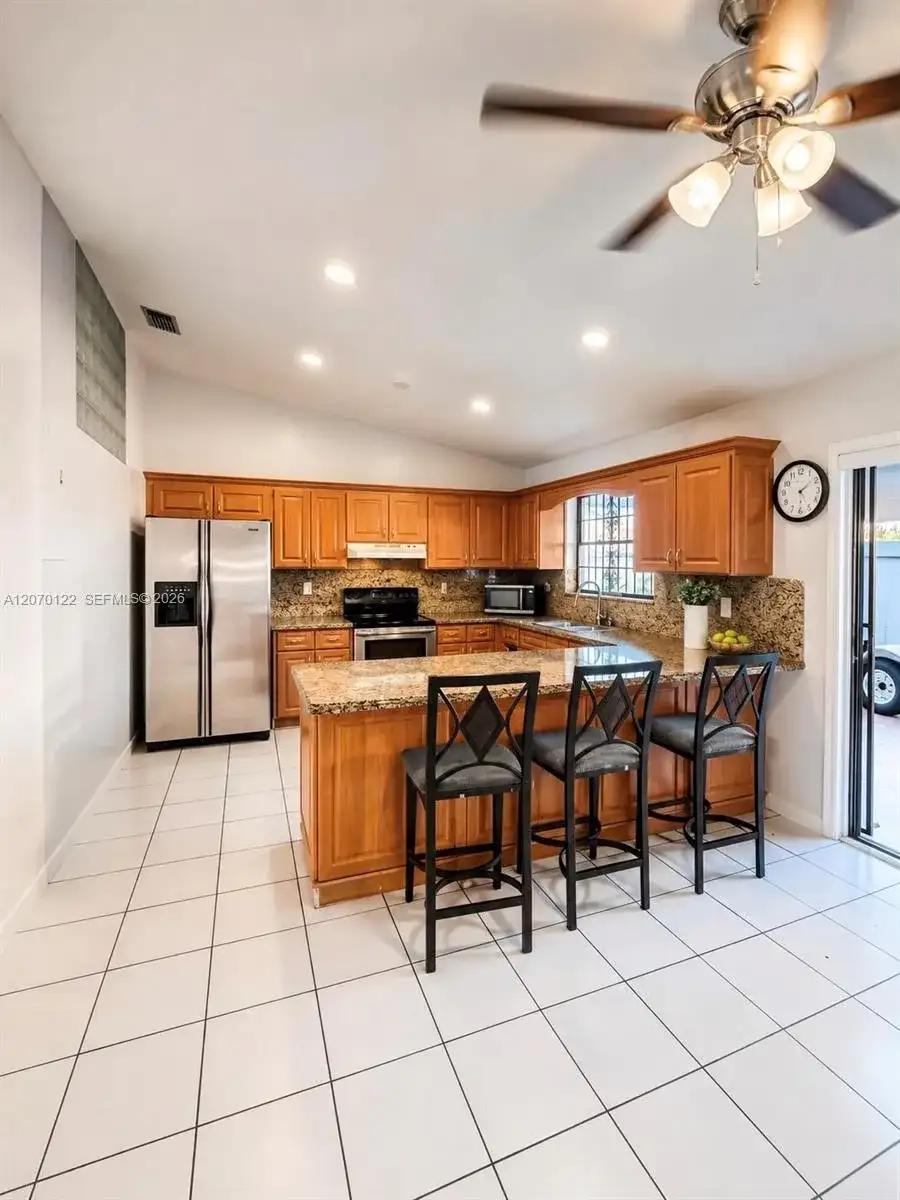2219 SW 137th Pl, Miami FL 33175 photo 2