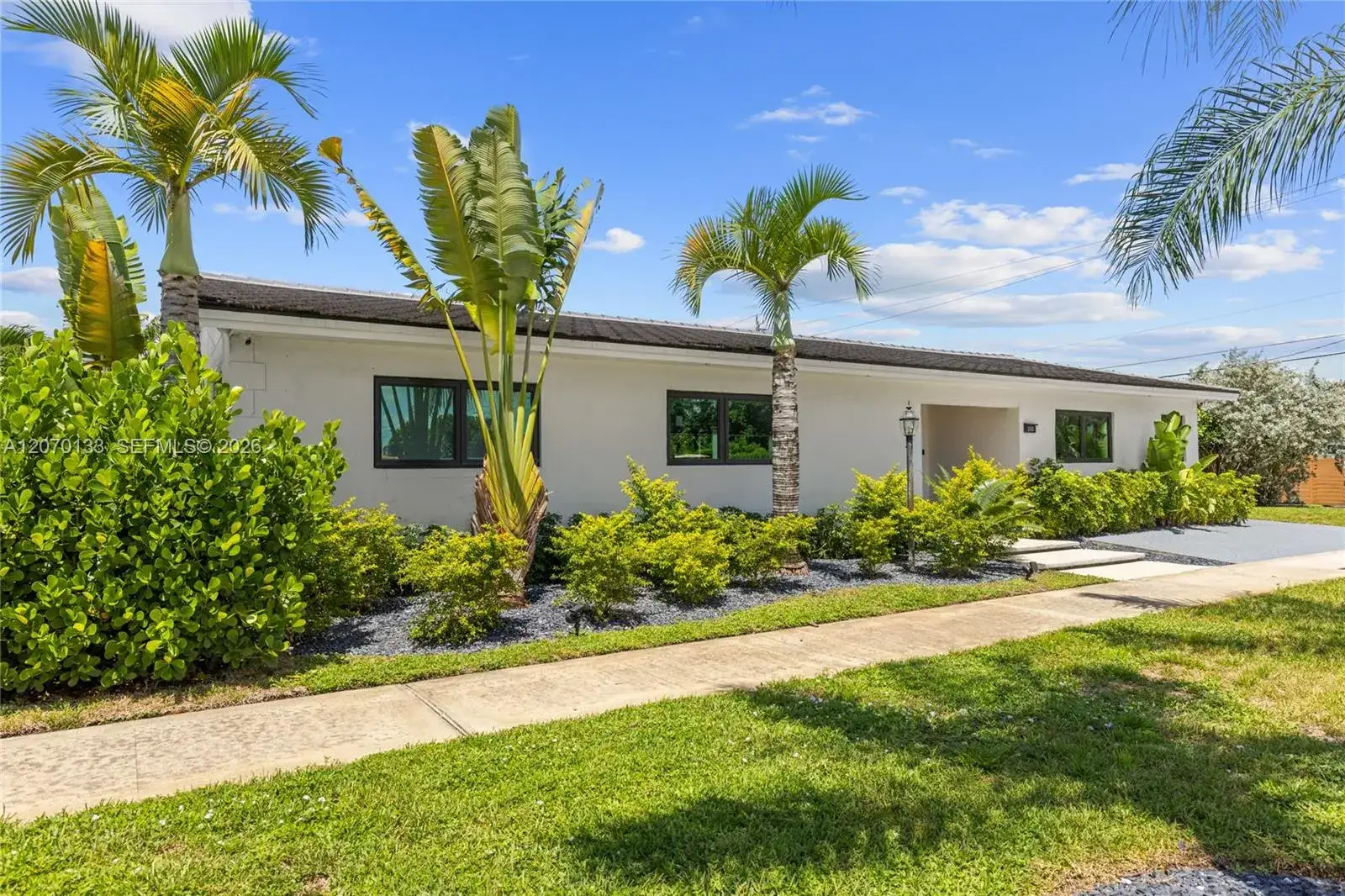 200 N 52nd Ave, Hollywood FL 33021