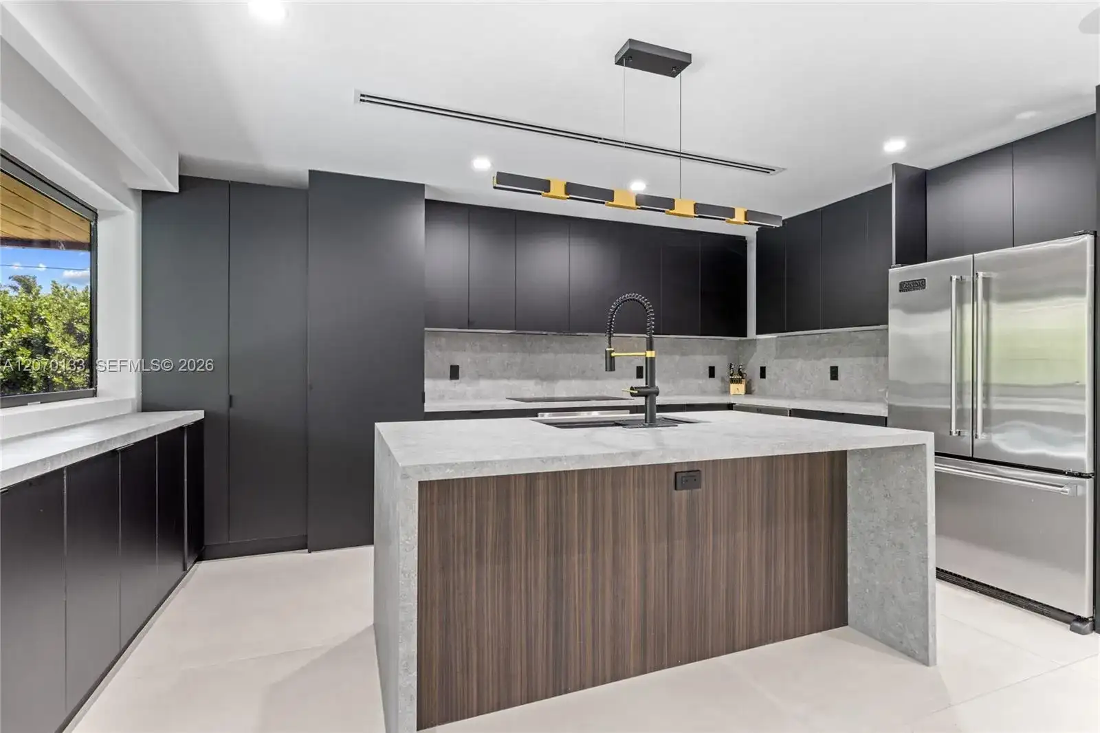 200 N 52nd Ave, Hollywood FL 33021 photo 3