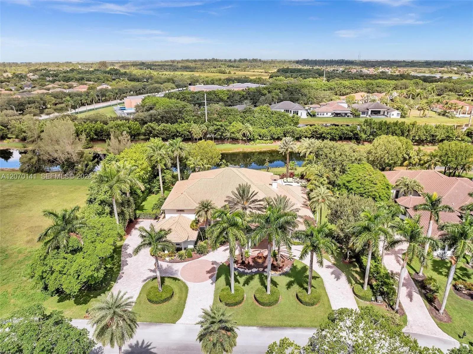 3828 Pine Lake Dr, Weston FL 33332