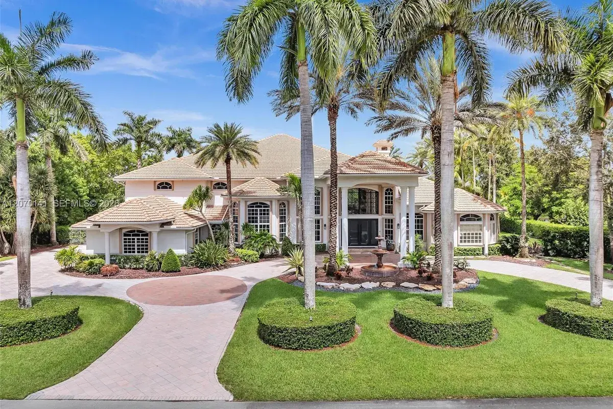 3828 Pine Lake Dr, Weston FL 33332